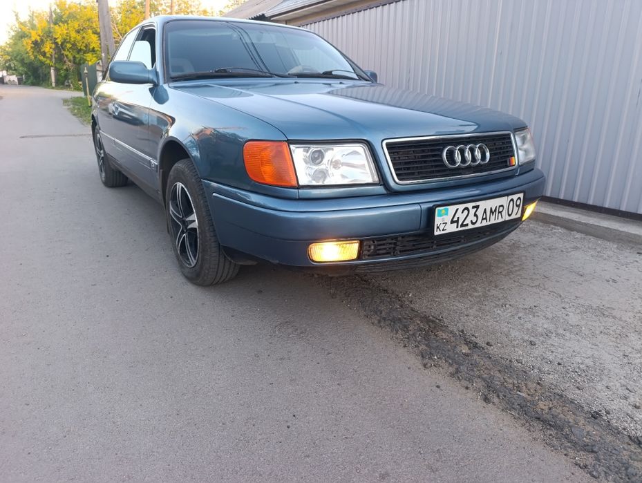 Ауди 100 с4.  2.3. инжектор.