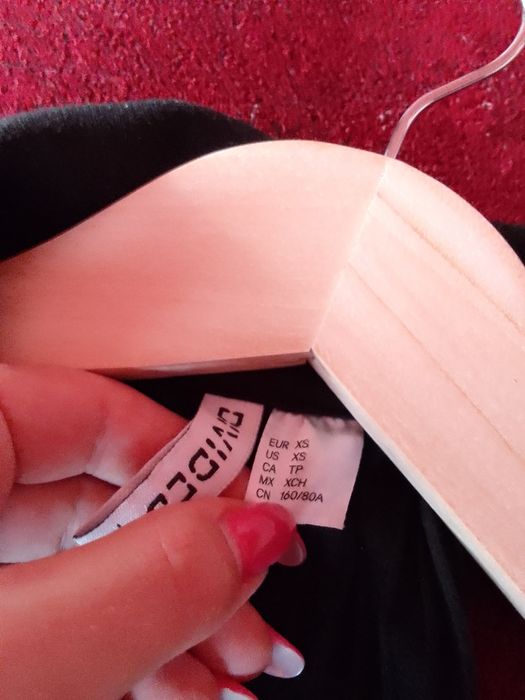 Рокля по тялото с яка, H&M