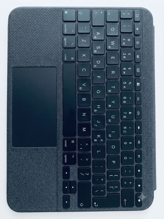iPad 10th Generation-64 GB + Logitech Combo Keyboard and Pen