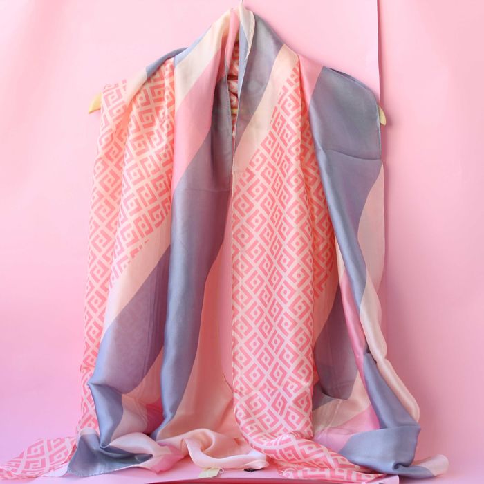 Дамски копринени шалове