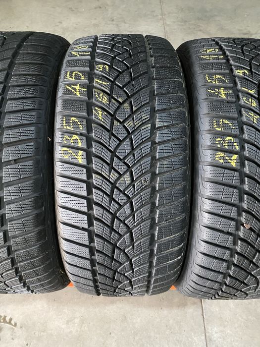 Anvelope iarna 235/45/18 Goodyear Ultra Grip Performance 235 45 18 R18