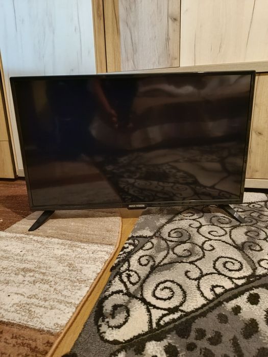 Vând TV  80 cm diagonala