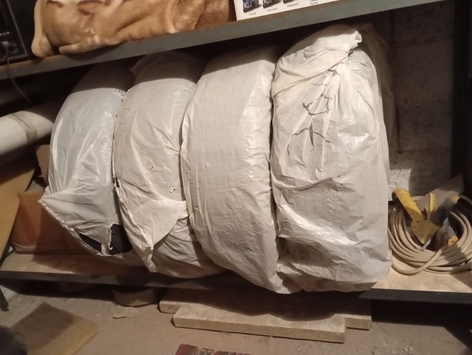 Продам зимние шины 215/60/17