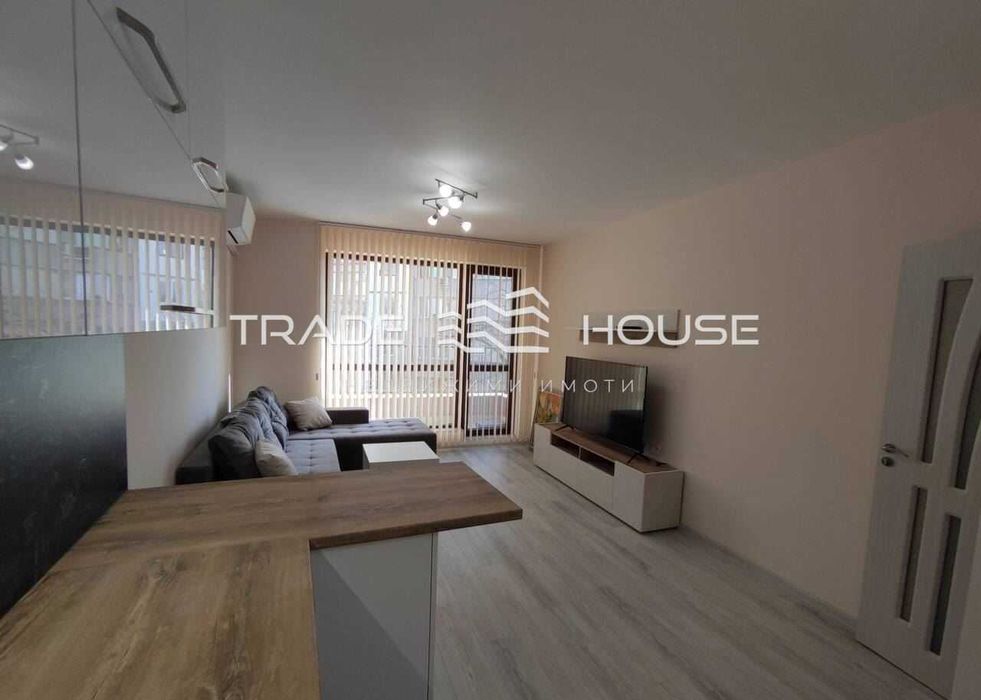 Дава се под наем Двустаен апартамент в Пловдив, Младежки Хълм - 60 кв.м за 380 € - Снимка #1