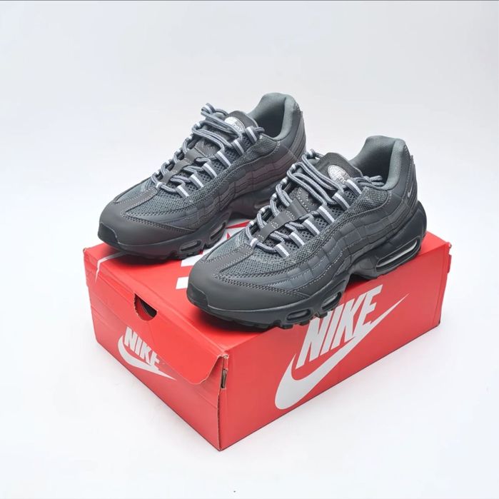 Кроссовки со скидкой