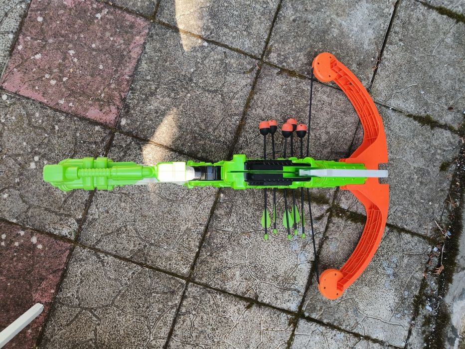 arbaleta Nerf Zombie Dreadbolt