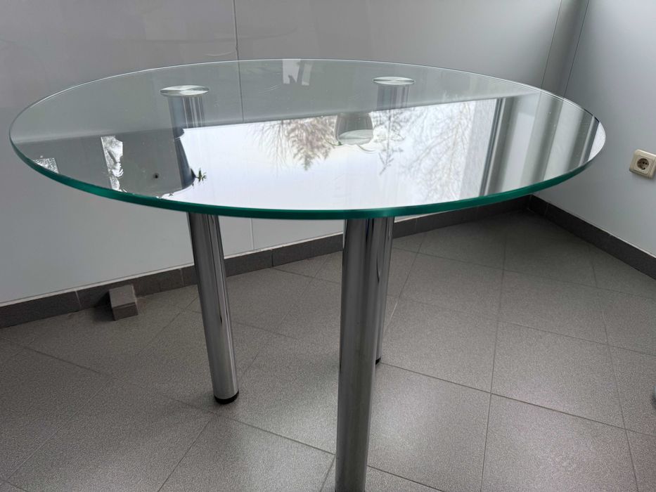 Стъклени кръгли маси