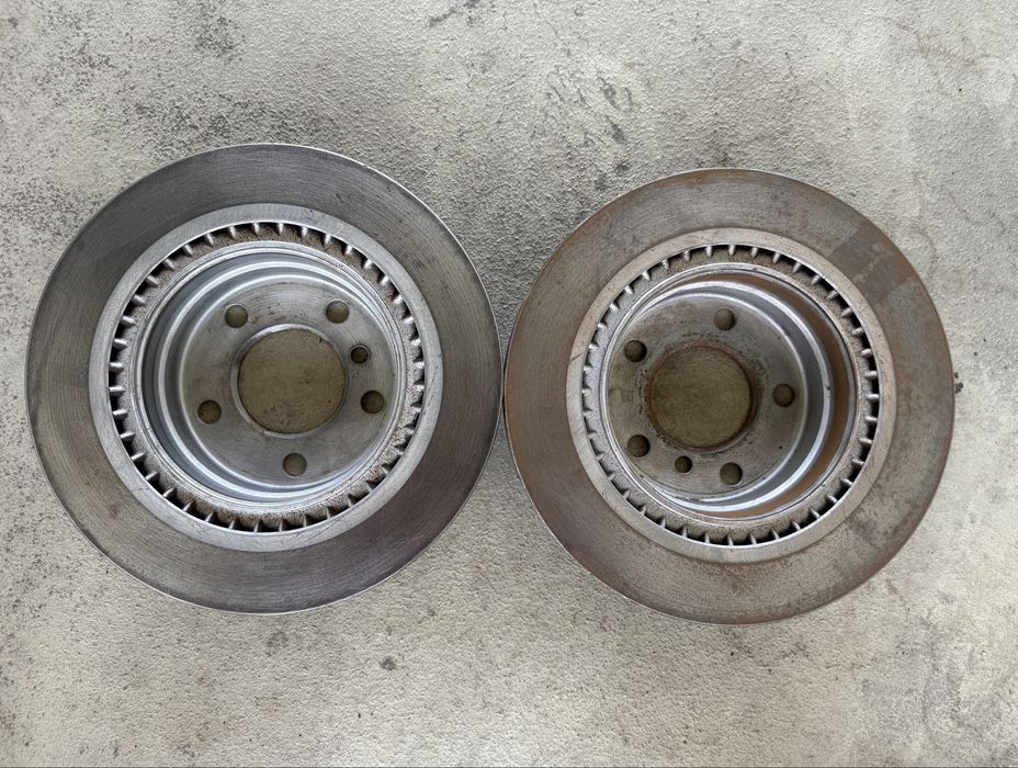 Disc frana spate BMW seria 3 320 d