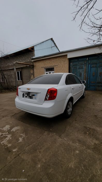 Chevrolet lacetti sotiladi srochno
