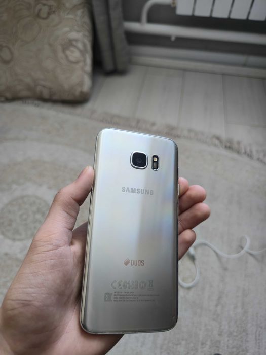 Samsung S7 edge в очень хорошем состояний