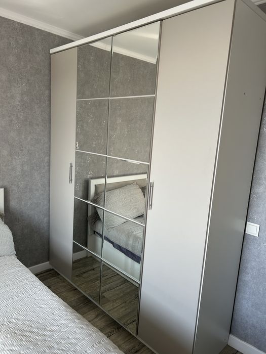 Спальный гарнитур 180000