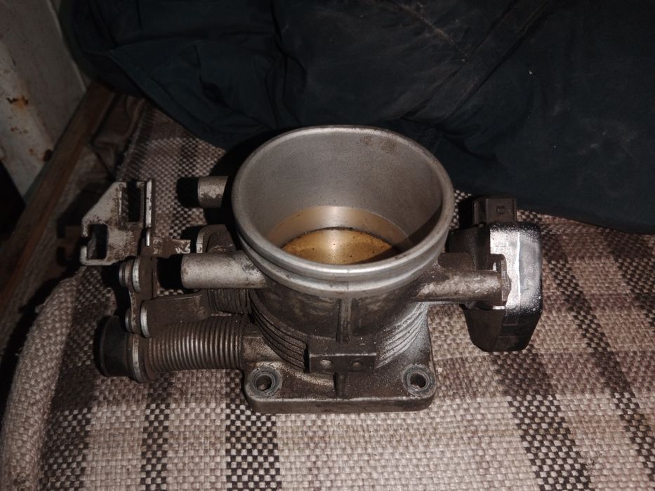 Дроссельная заслонка Бмв е32 м30