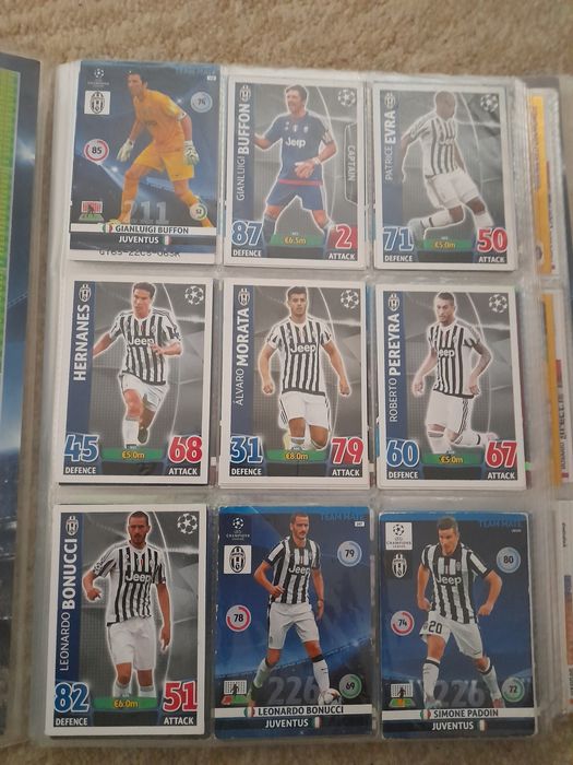 Vând catalog cartonase fotbalisti