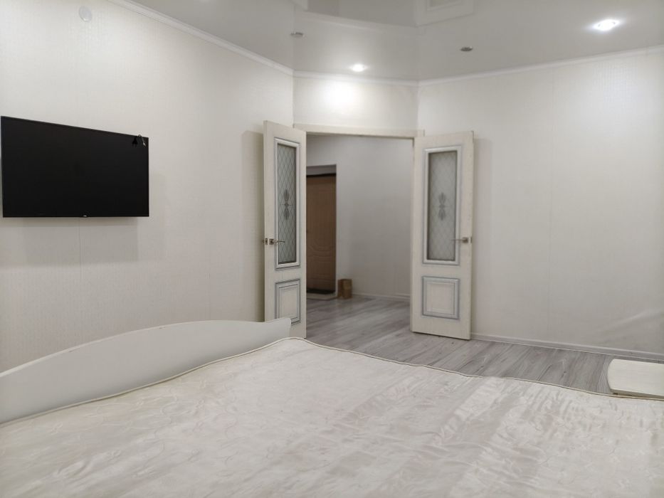 Сдам 1 комн.кв-ру, 52 кв.м. в районе 6, 7 мкрн.