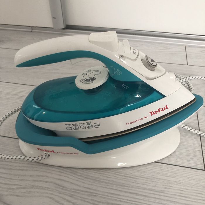 Pachet fier de calcat Tefal fara fir+vertical