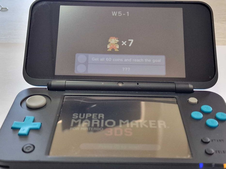 New Nintendo 2DS XL - Black and Turquoise (Nintendo 3DS)