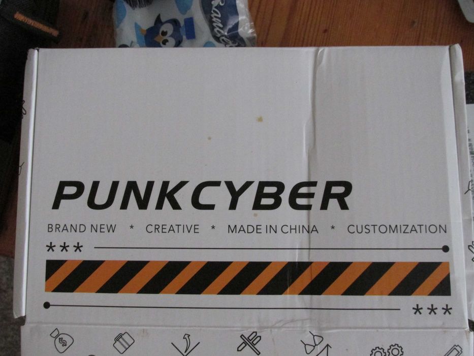 PUNKCYBER настолен дигитален часовник с VFD дисплей нов