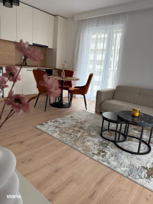 Apartament cu 3 camere, 53 mp, terasa, zona Eroilor — fotografia 1