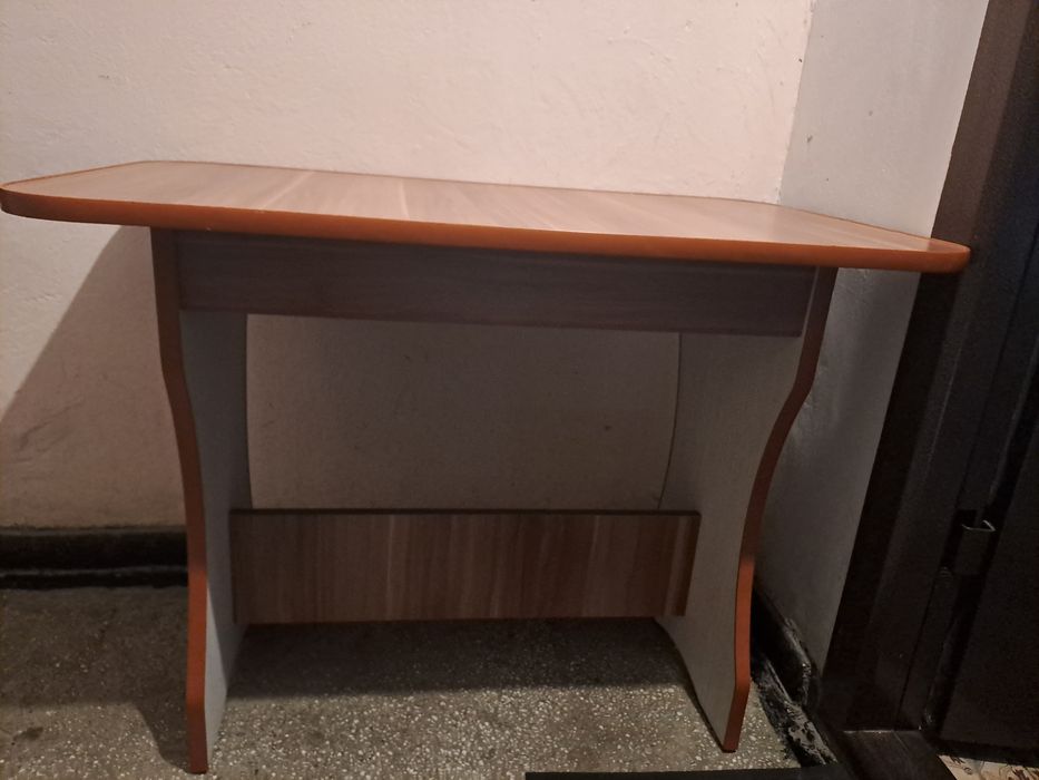 Vând Masa bucatarie ca noua.