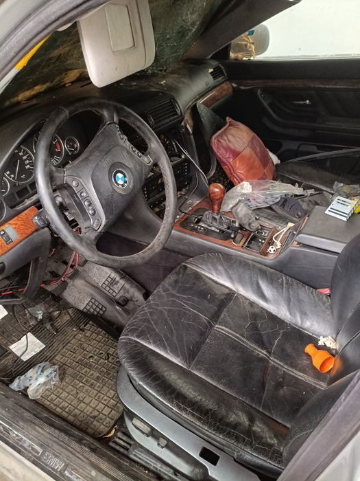 BMW E38  3.0л 2001года