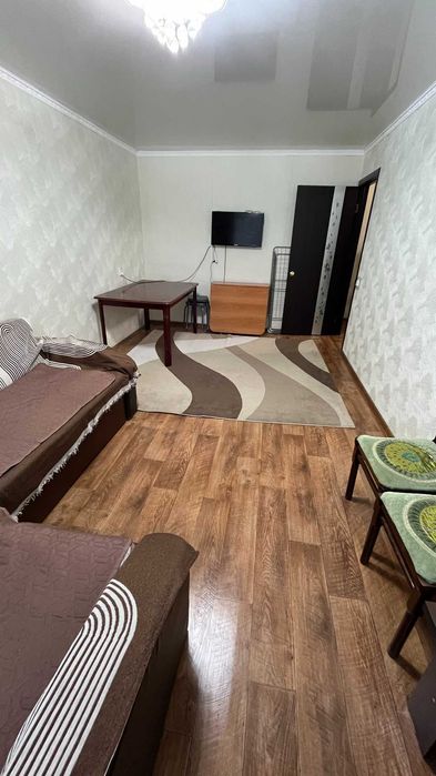 Продам 2-комн квартиру (ленинградка)