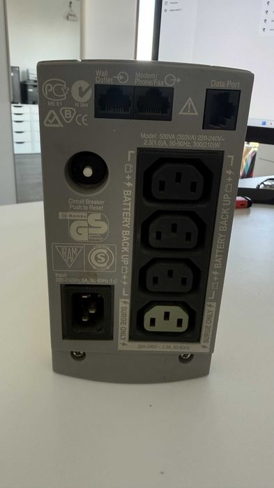 UPS - APC Backup-UPS CS 500