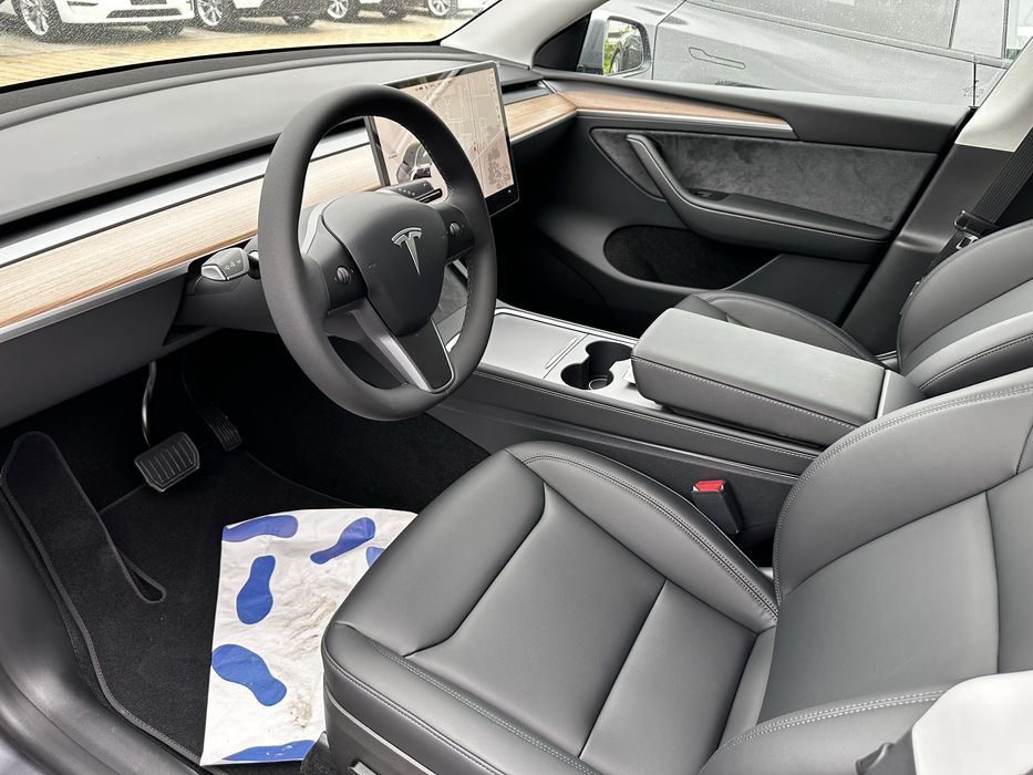 Tasla Model Y 2023 Long Range