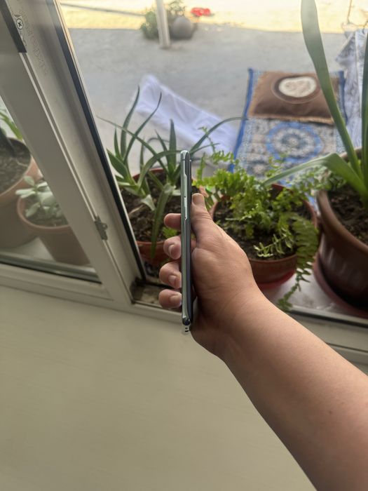 Samsung S20FE 8/128 Радной возможно обмен