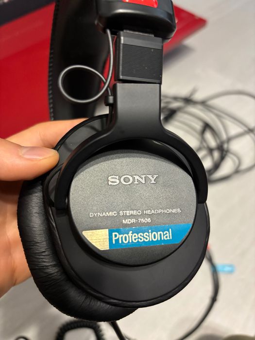 Microfon studio  , casti Sony ,studio audio tehnica at2020