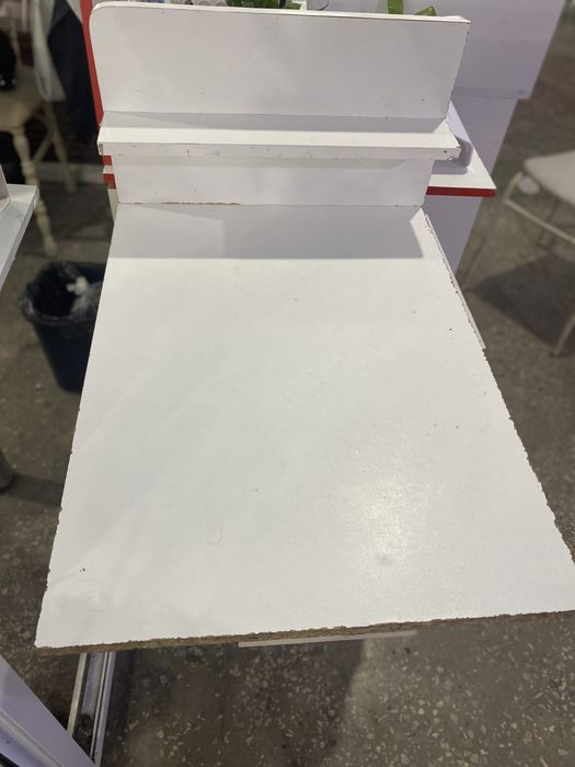 Продам стол маникюрный