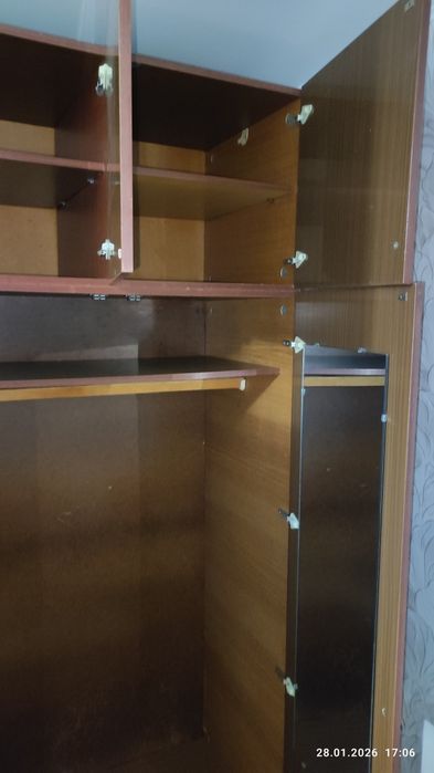 Плательный шкаф для одежды