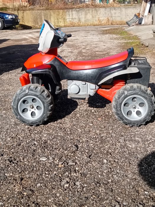 Продавам детска четериколка.