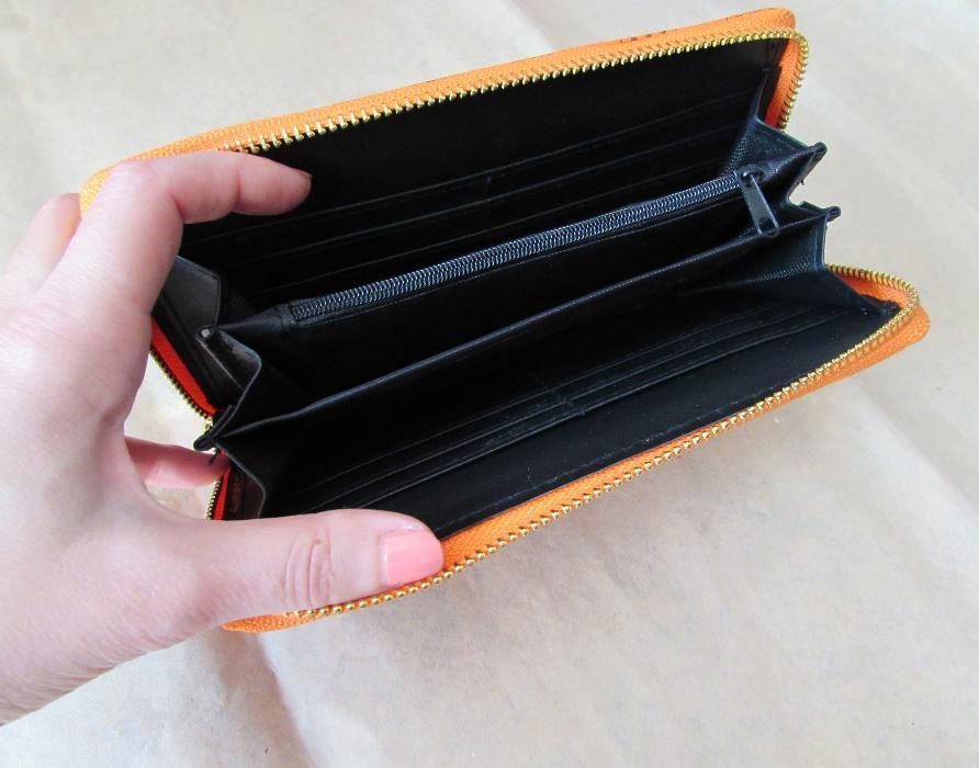 Дамско портмоне оранжево