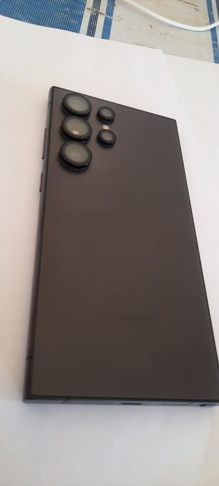 Samsung Galaxy S24 Ultra б/у  как новый