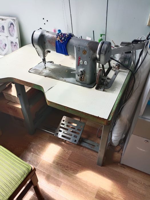 Продам швейную машинку