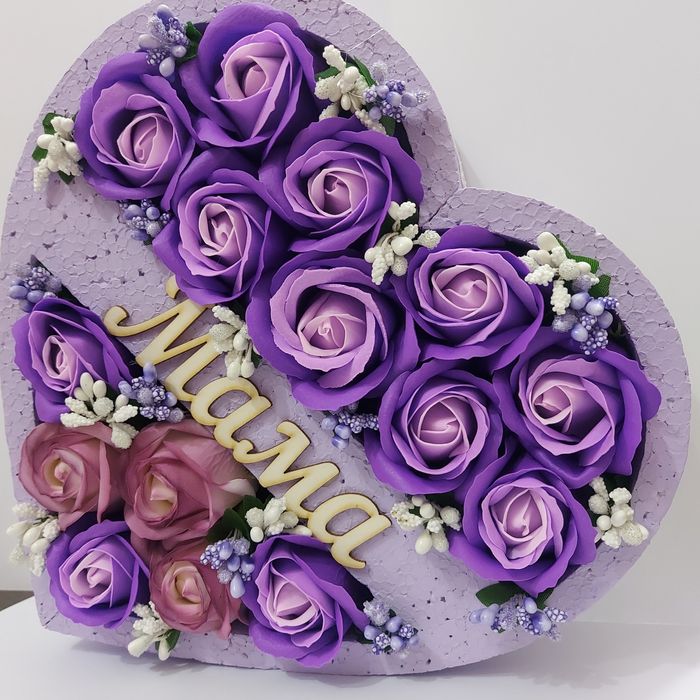 Кутия със сапунени рози