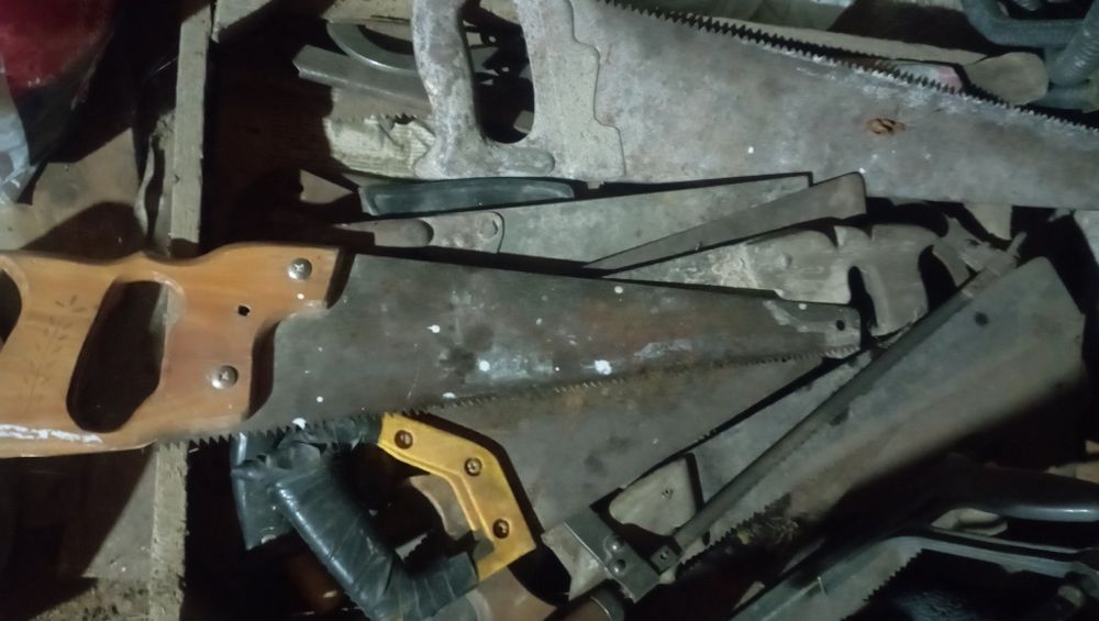 Пила для дерева металлический