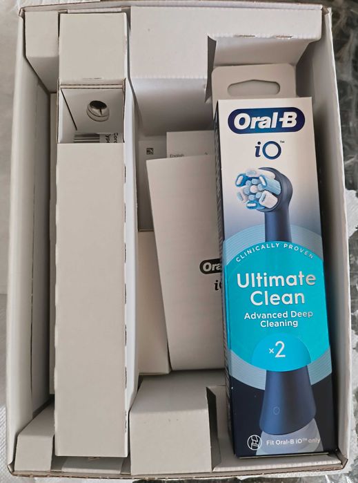 Periuta de dinti Oral-b iO3 plus trei capete si trusa de calatorie