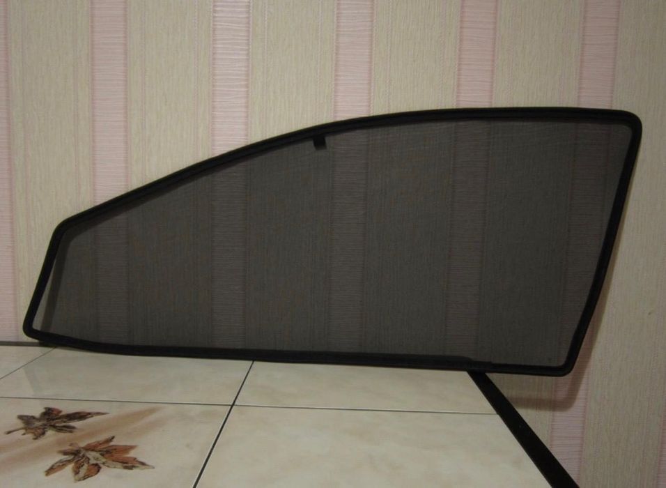 Шторки передние на Cadillac Escalade. Новые.