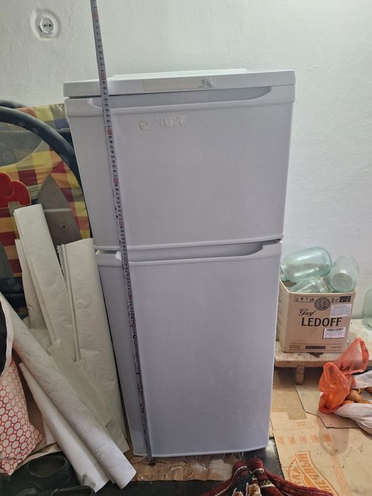 Б/у холодильник в хорошем состояние