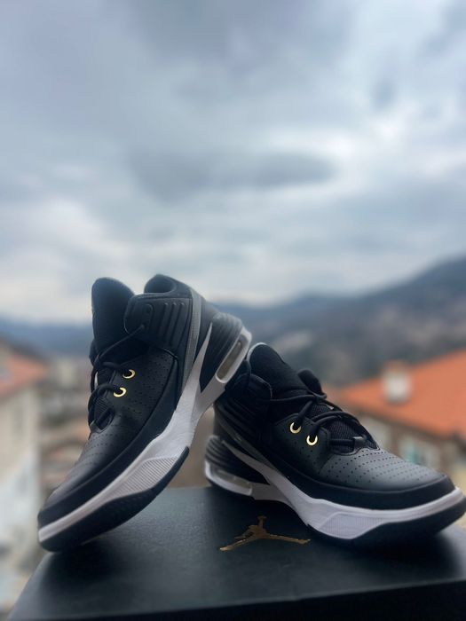 Jordan max aura 5