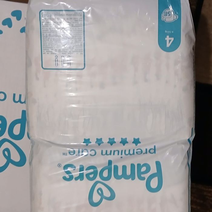 Scutece Pampers Premium Care , mărimea 4, 9kg-14kg,