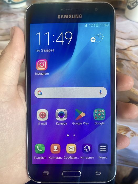 Samsung Galaxy J3 SM-J320F/DS черный