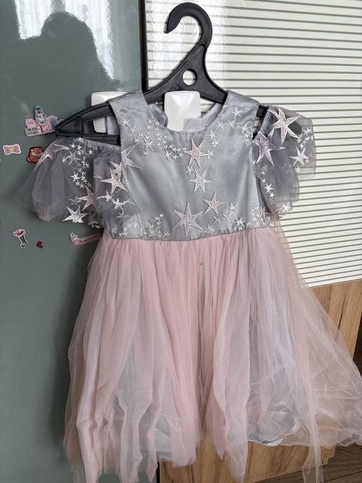 Продам платье для девочки размер 110