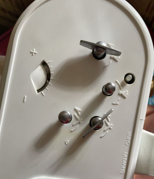 Ceas mecanic, China, nou