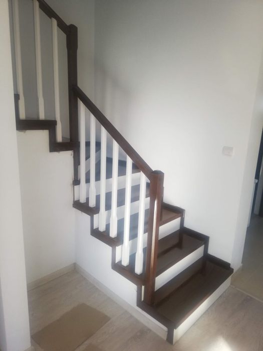Scări interioare lemn masiv