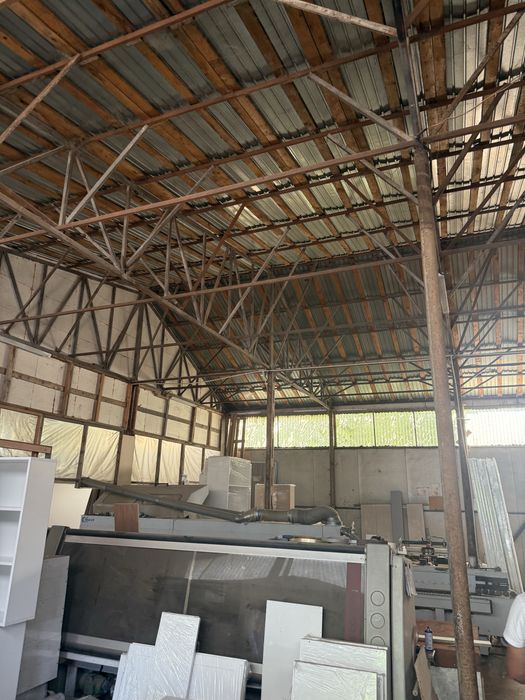 – Proprietate industrială/comercială cu locuință, teren 2.180 mp Ceacu