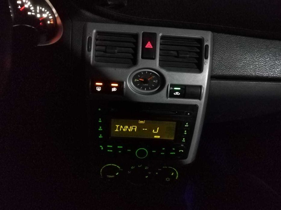 Продам приору седан