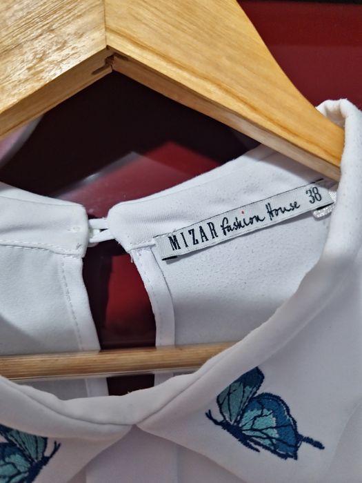 Cămașă Mizar cu fluturi la guler,mărimea 38.