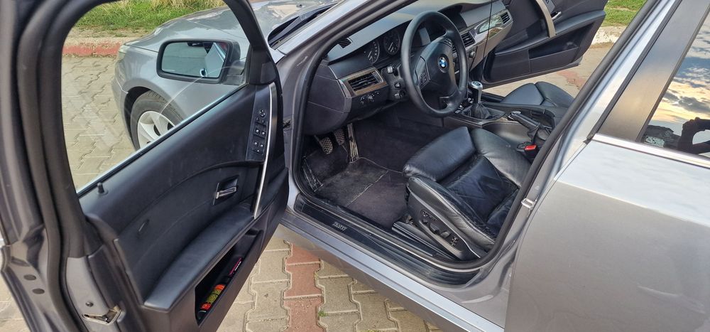 BMW E60 520i   2004